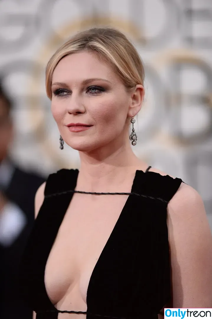 Kirsten Dunst nude photo #0061 (kirstendunst)