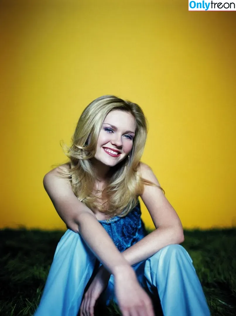 Kirsten Dunst nude photo #0084 (kirstendunst)