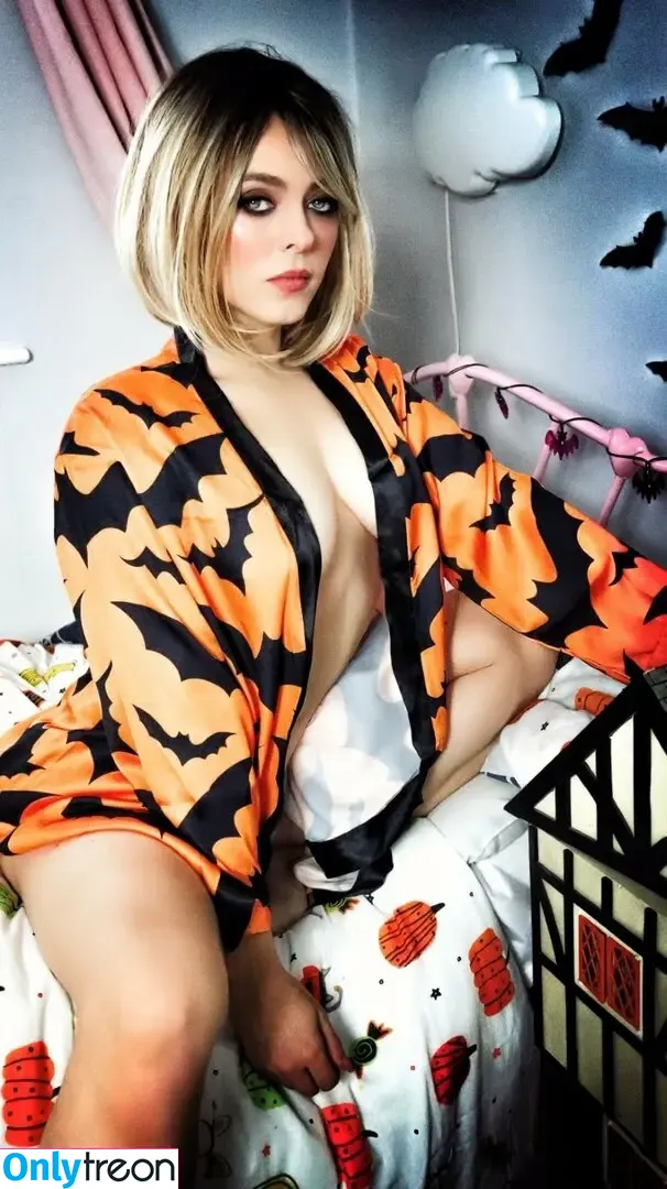 Kirsten Ria nude photo #0347 (Kirstenriaa / WhatCulture)
