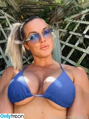 Kirsty Stroud / MuscleGirl23 / kirsty_stroud31 nude photo #0093