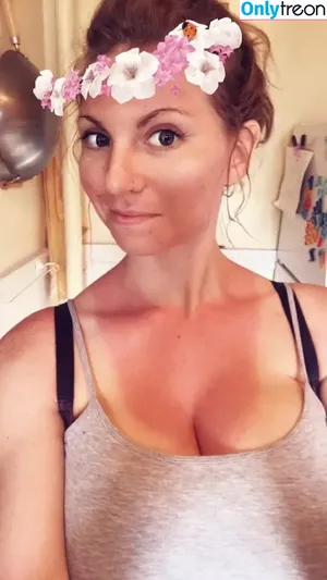 Kirsty / Korsty_ / aloegoddess / blondekristy / kirstyaustin7 / kirstylouisewells nude photo #0262