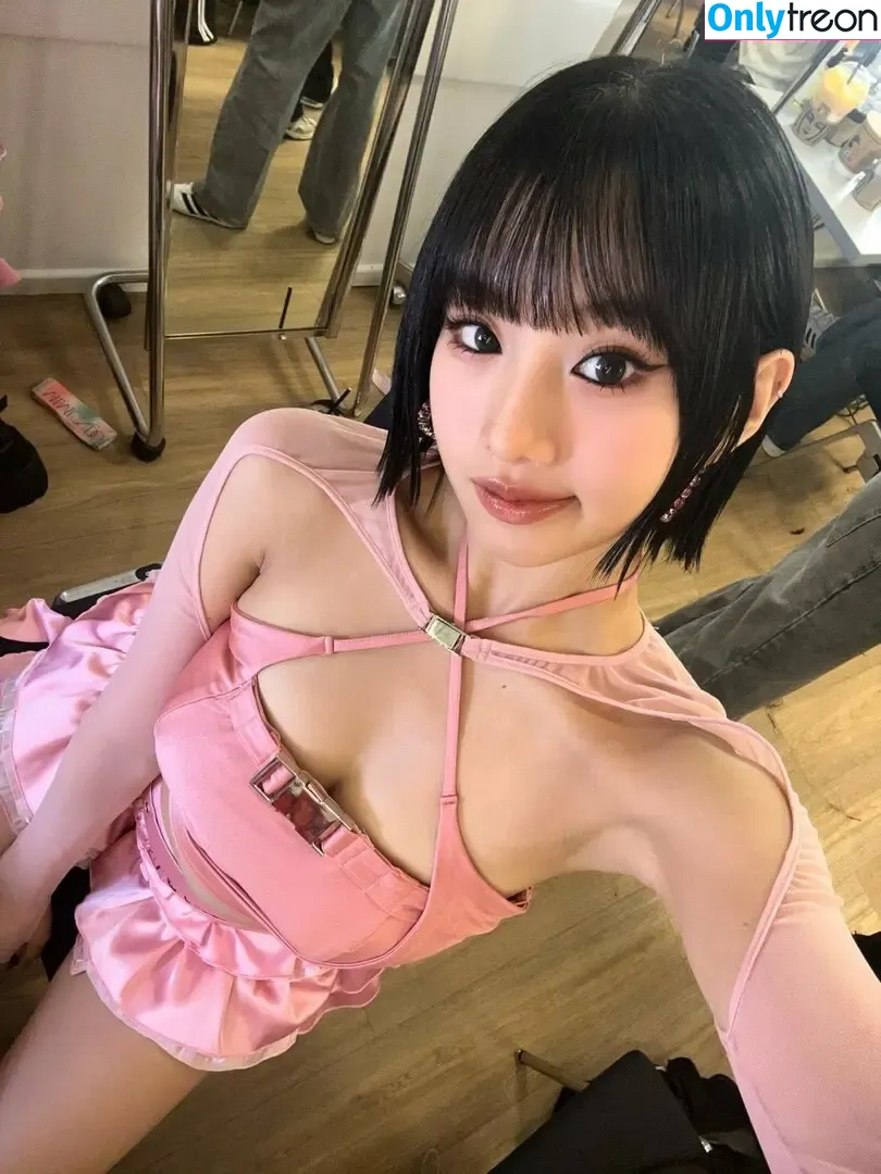 KissLife nude photo #0033 (Julie / juliephilia / kissoflife_s2)