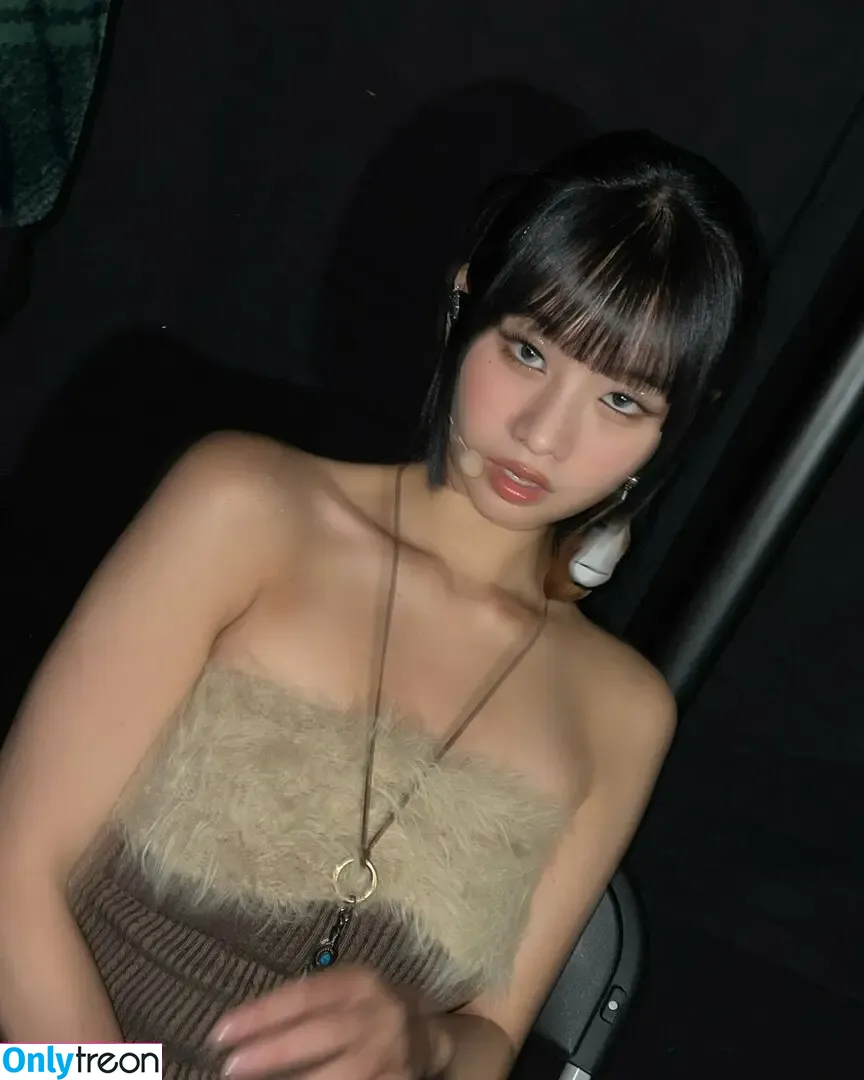 KissLife nude photo #0034 (Julie / juliephilia / kissoflife_s2)