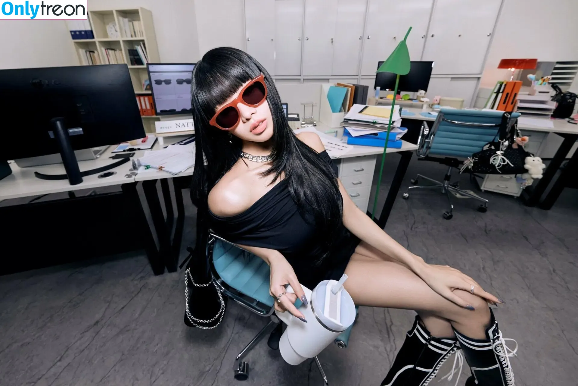 KissLife nude photo #0180 (Julie / juliephilia / kissoflife_s2)
