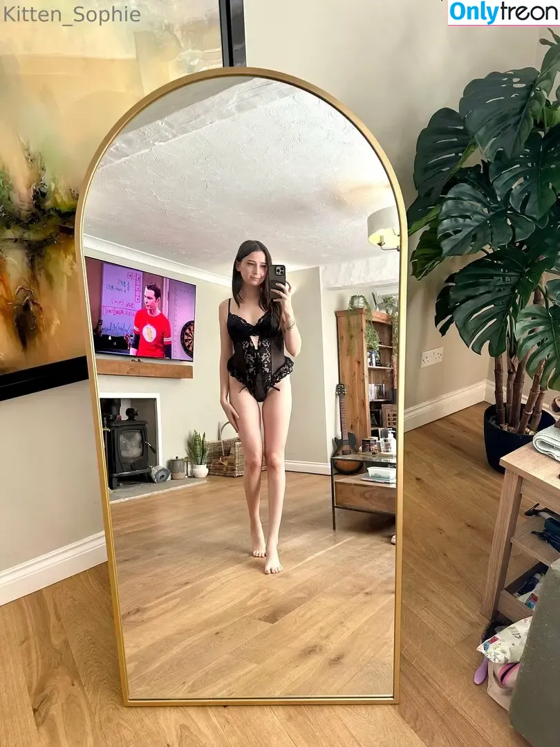 kitten_sophie nude photo #0206 (kitten_sophie16)