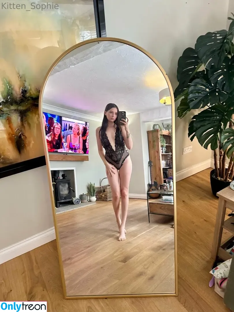 kitten_sophie nude photo #0209 (kitten_sophie16)