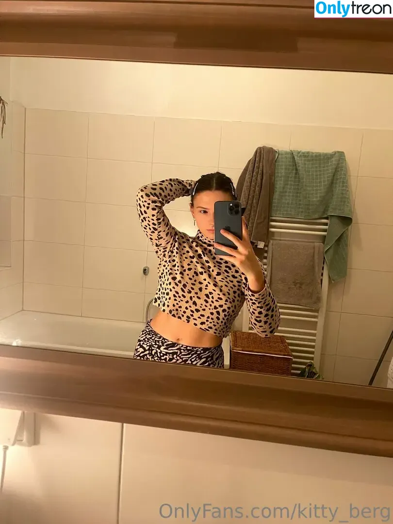 Kitty Berg nude photo #0010 (kitty_berg / kittyberg)