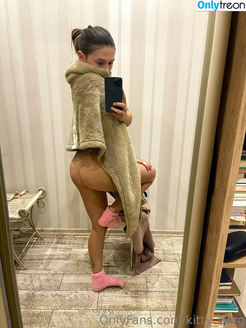 Kitty Berg nude photo #0133 (kitty_berg / kittyberg)