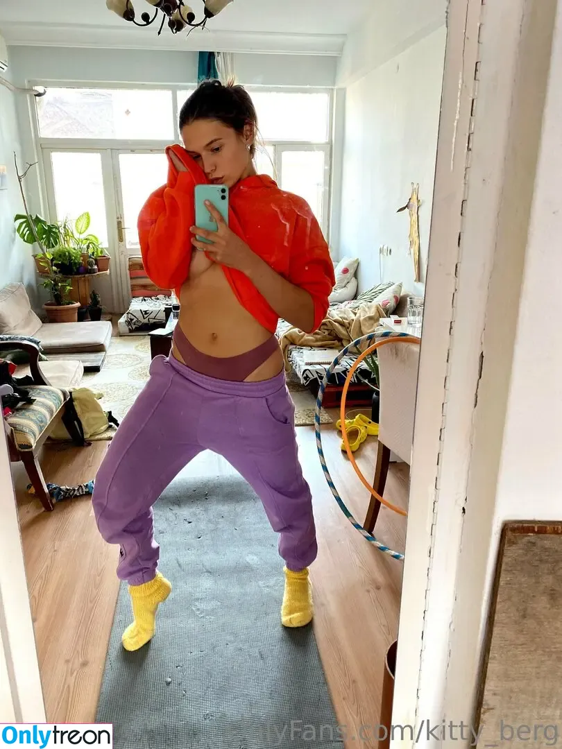 Kitty Berg nude photo #0174 (kitty_berg / kittyberg)