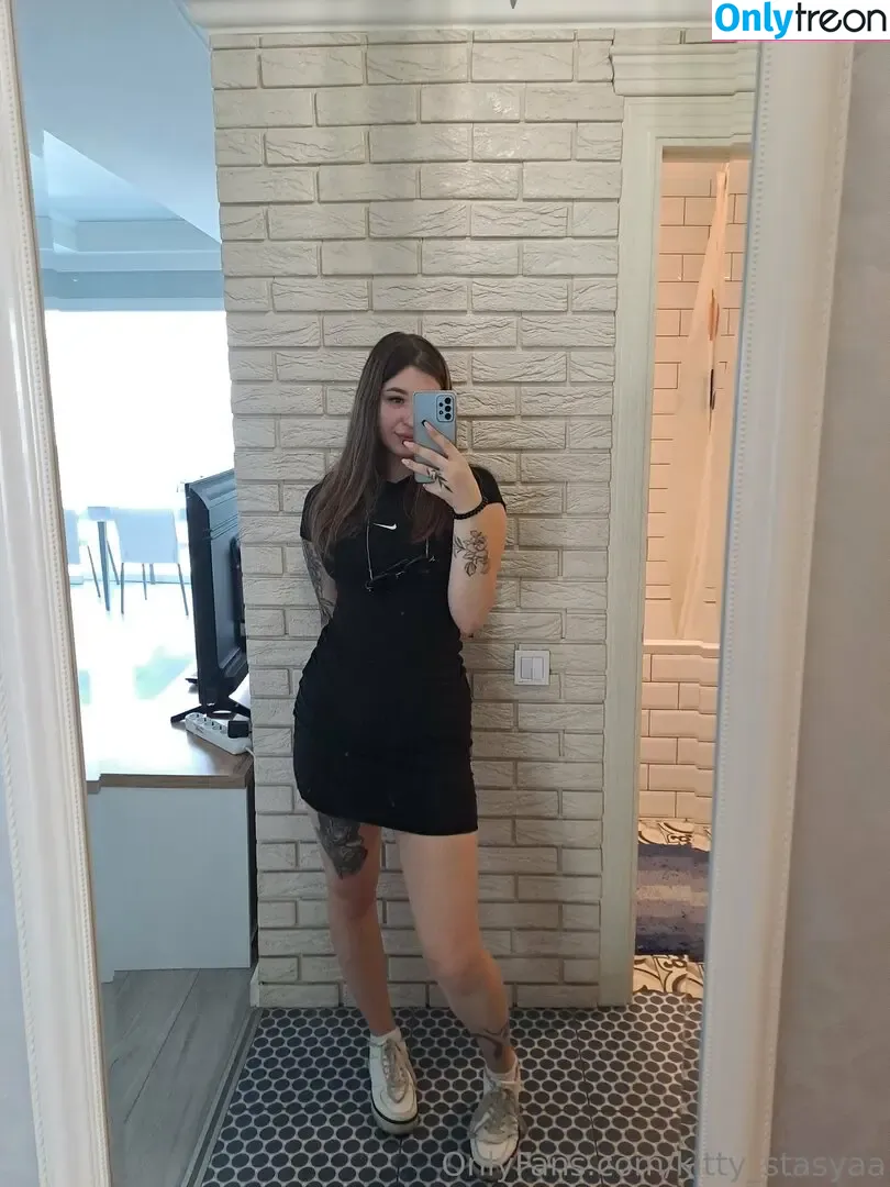 kitty_stasyaa nude photo #0042 (kitty.saiyan)