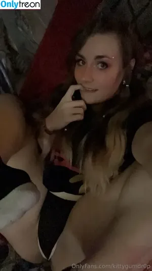 kittygumdr0p / Actual spelling on her nude photo #0071