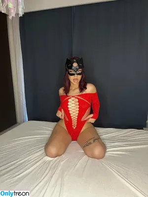 Kittyhere69 / katizher69 nude photo #0002