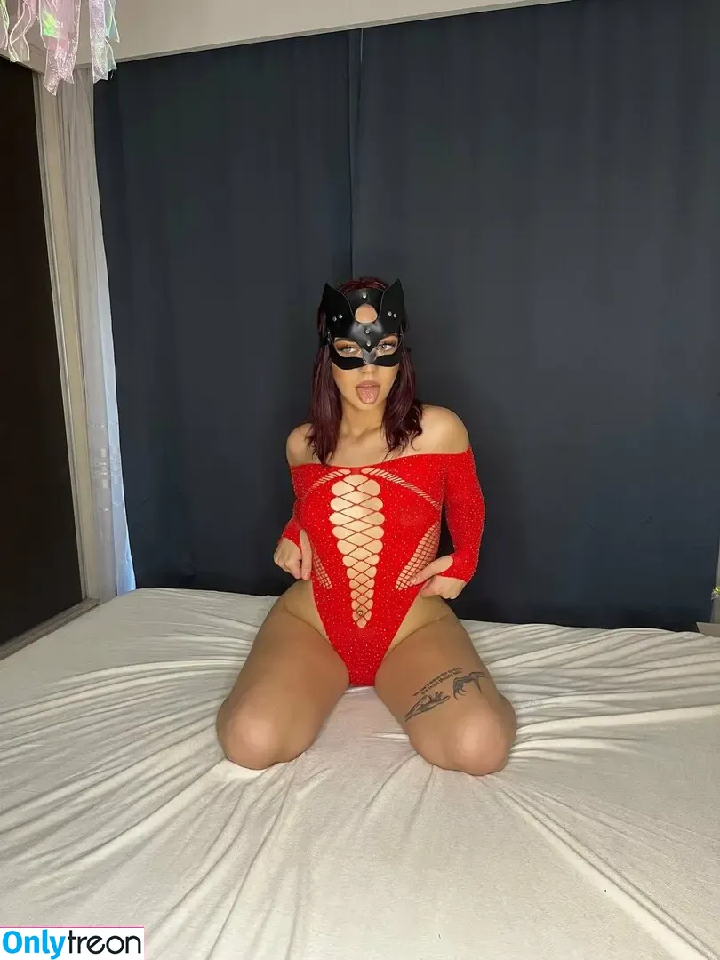 Kittyhere69 nude photo #0002 (katizher69)
