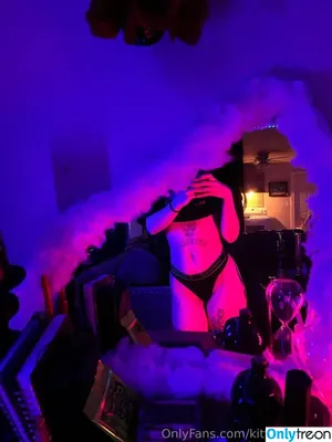 kittykween66 / savage.kitty666 nude photo #0004