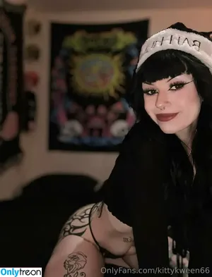kittykween66 / savage.kitty666 nude photo #0034