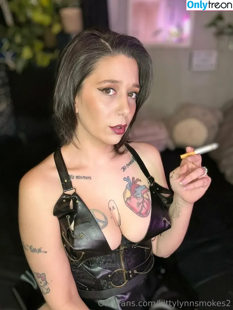 kittylynnsmokes2 nude photo #0020 (kittylynnsmokes2)