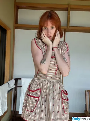 kittynippyhippie / littlenippyhippie nude photo #0157