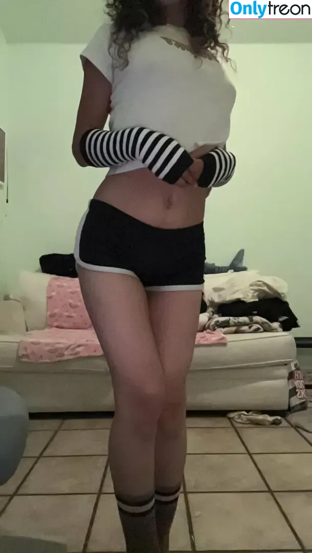kittypiesss nude photo #0024 (Kitty)