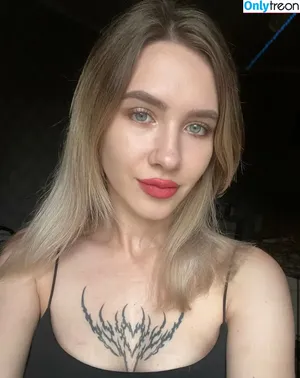 kittyvik_69 / kittyvi463 / kittyvik_fans nude photo #0001