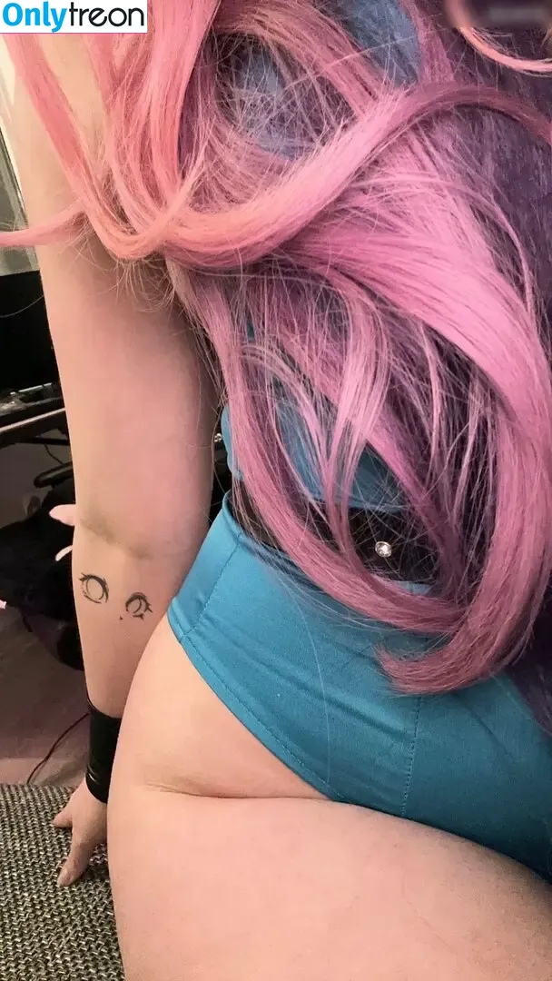 Kiwiimoon nude photo #0006 (Kiwiimooncosplay)