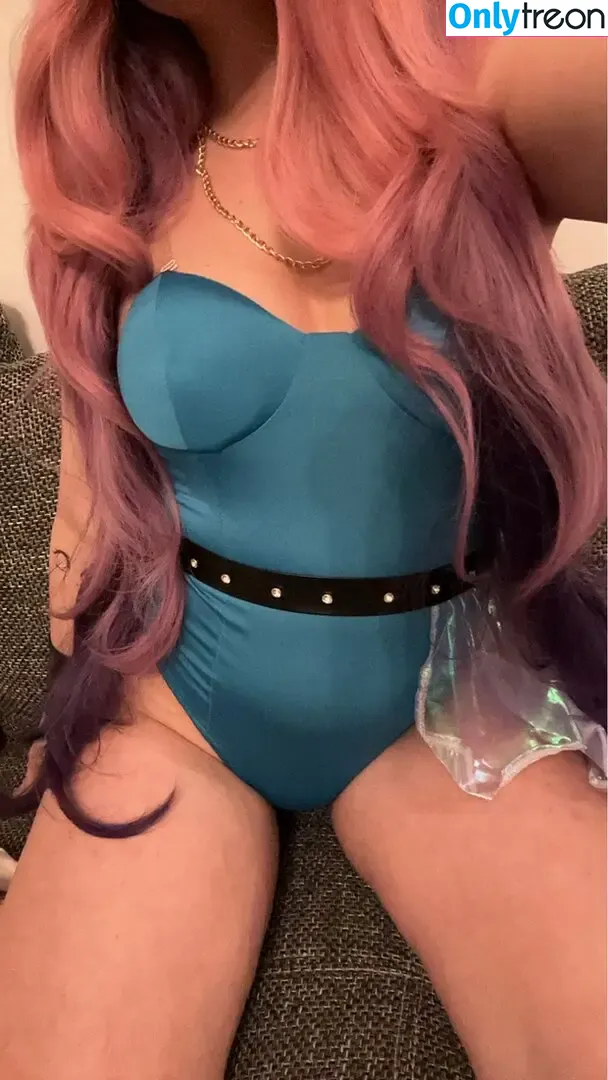 Kiwiimoon nude photo #0010 (Kiwiimooncosplay)