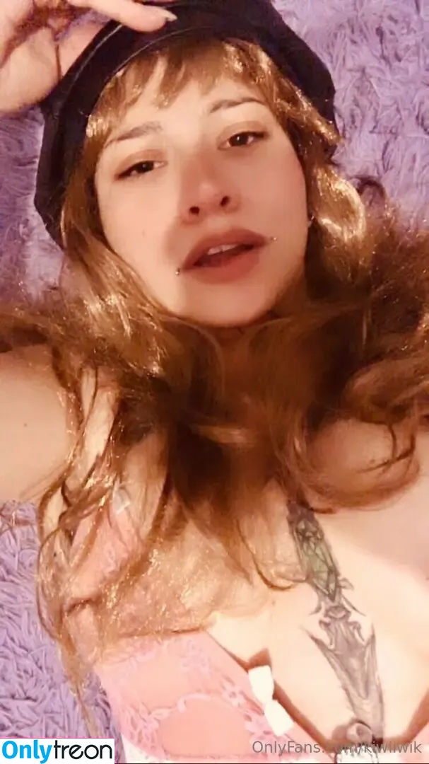 kiwiiwik nude photo #0004 (kiwiiwik)