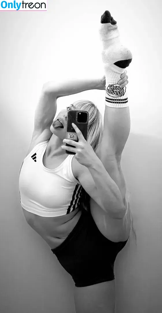 kizzyrain nude photo #0034 (kidneybeanz / kiz)