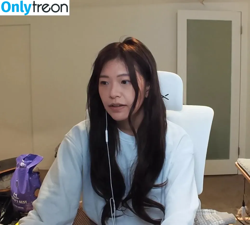Kkatamina nude photo #0007 (Miyoung)