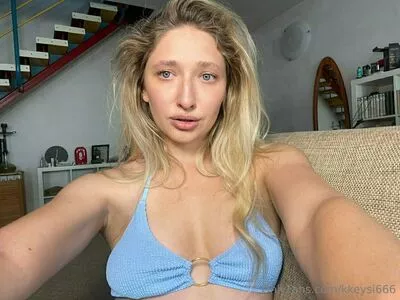 kkeysi666 / kchuk666 nude photo #0073