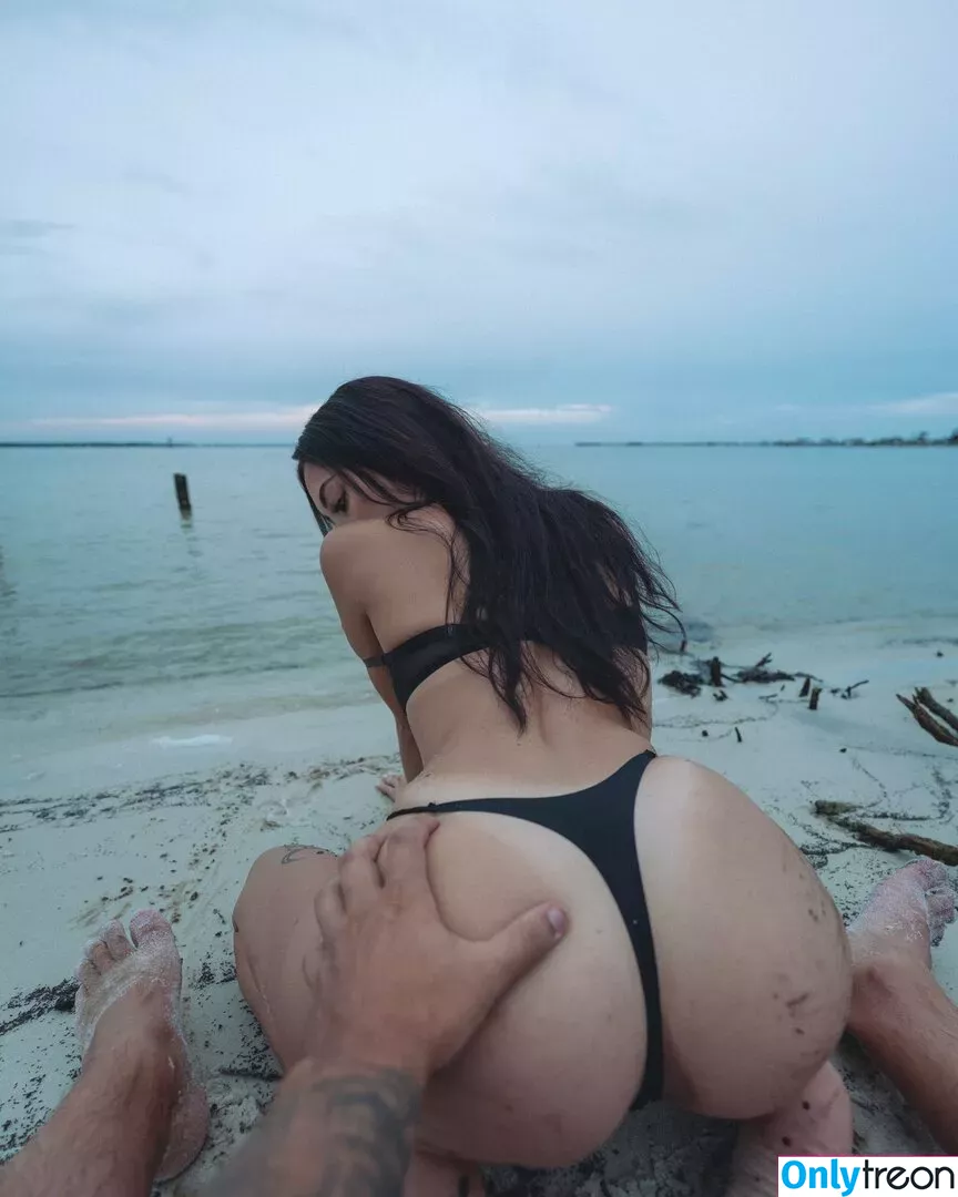 Kkladnier nude photo #0003 (kklenner)