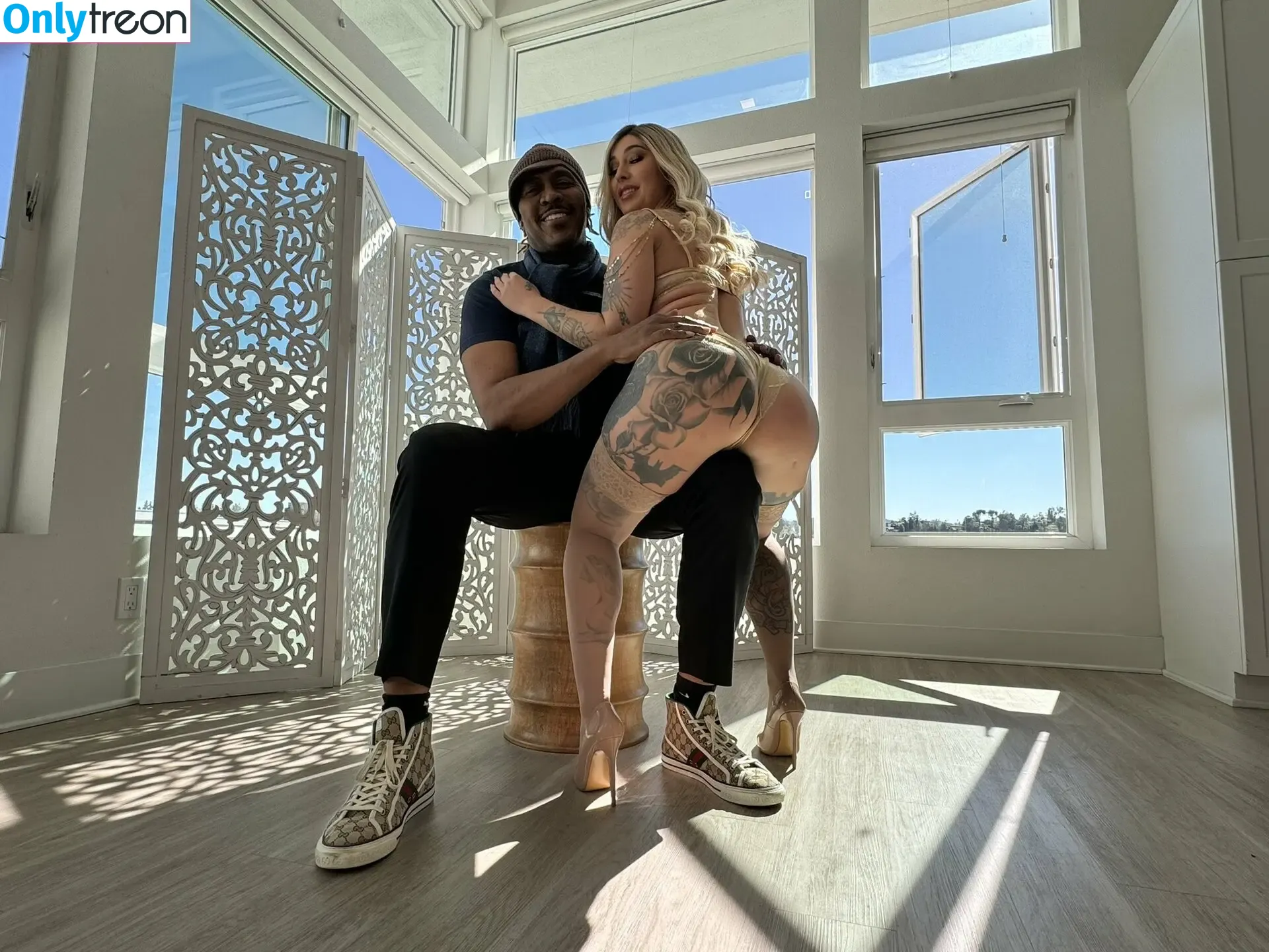 Kleio Valentien nude photo #0016 (KleioValentien)