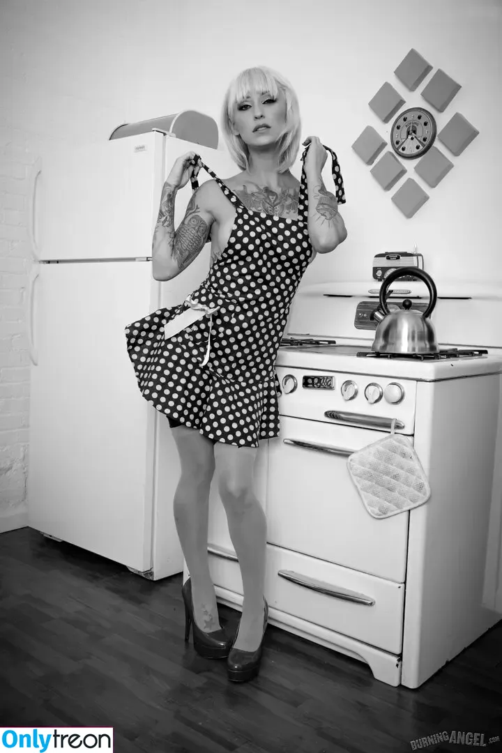 Kleio Valentien nude photo #0319 (KleioValentien)