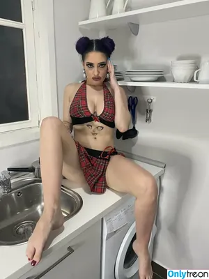 kleopwtrx / imkkleeo nude photo #0117