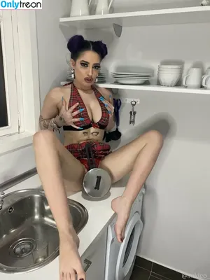 kleopwtrx / imkkleeo nude photo #0128
