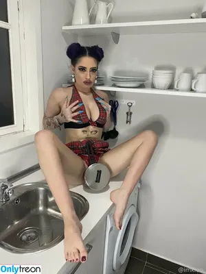 kleopwtrx / imkkleeo nude photo #0129