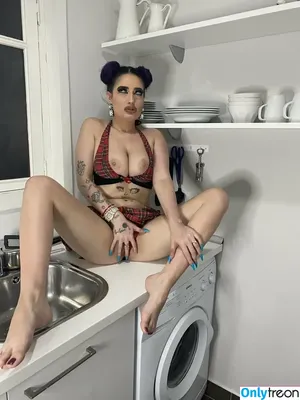 kleopwtrx / imkkleeo nude photo #0223