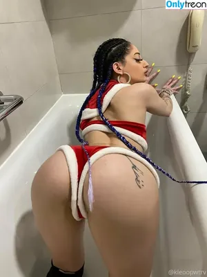 kleopwtrx / imkkleeo nude photo #0286