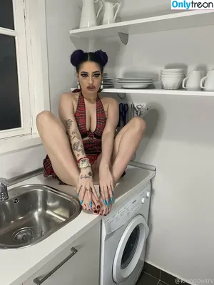 kleopwtrx / imkkleeo nude photo #0370
