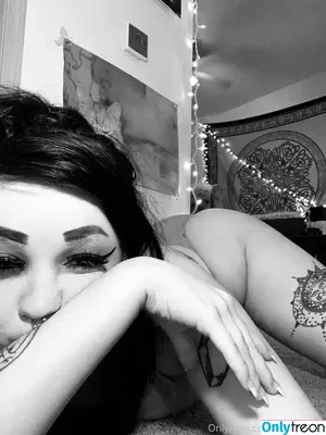 knockedxxxloose / knockedloosehc nude photo #0013