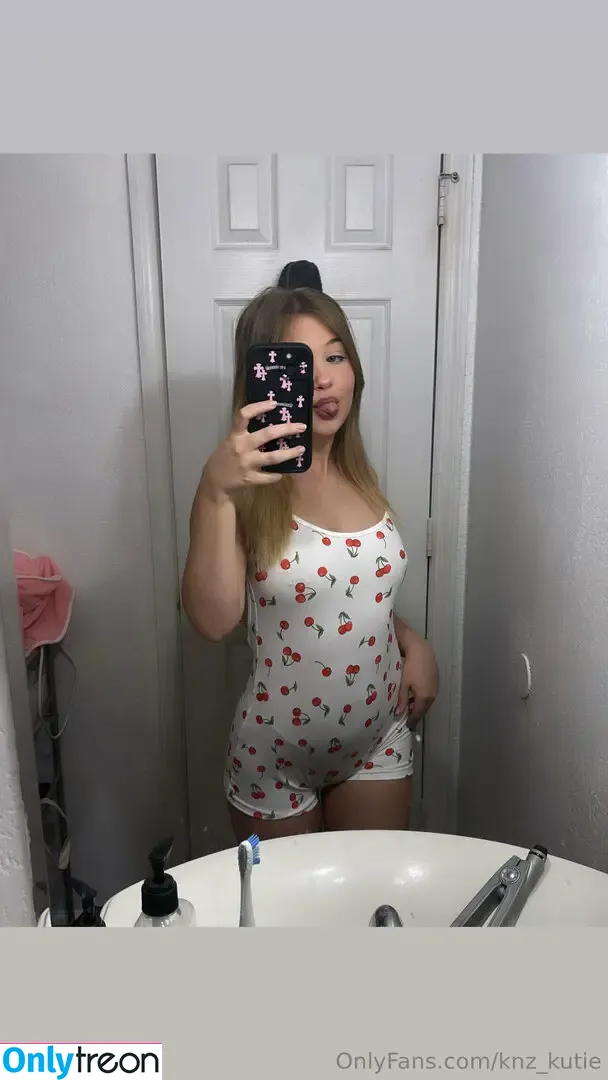 Knz_kutie nude photo #0010 (Maxkenzie / knz_marie)