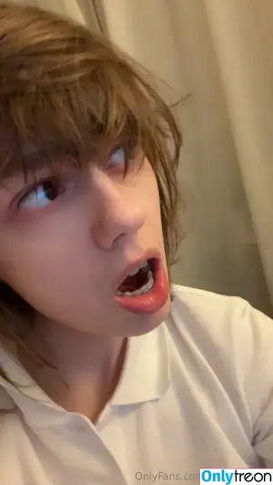 Konekazuwu / konekazuru nude photo #0016