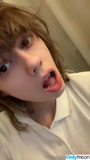 Konekazuwu / konekazuru nude photo #0017