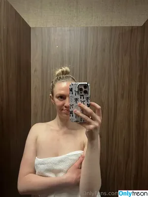 koraraver / korarevs nude photo #0070