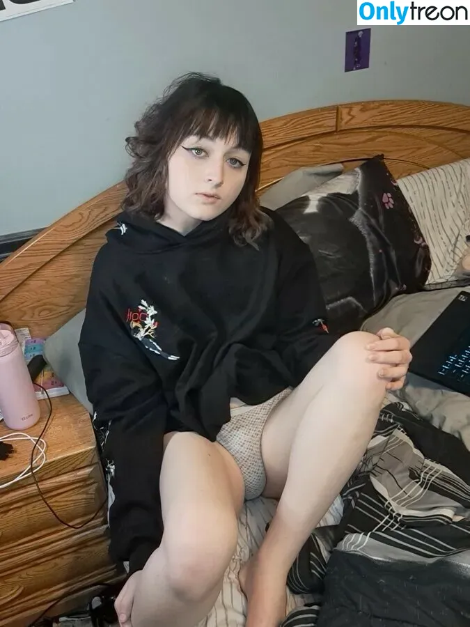 korvid_snd nude photo #0035 (Raven / itsravenhunty_)