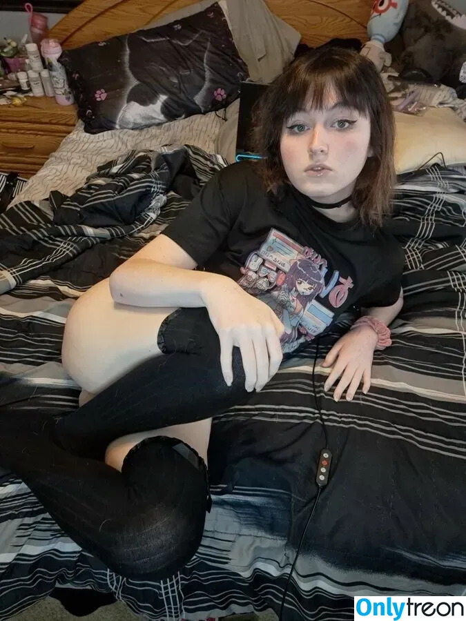 korvid_snd nude photo #0057 (Raven / itsravenhunty_)
