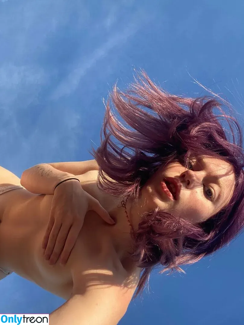 kosha1ne nude photo #0020 (koshainee)