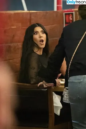 Kourtney Kardashian / kourtney_kardashian / kourtneykardash nude photo #1587