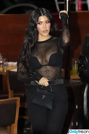 Kourtney Kardashian / kourtney_kardashian / kourtneykardash nude photo #1595