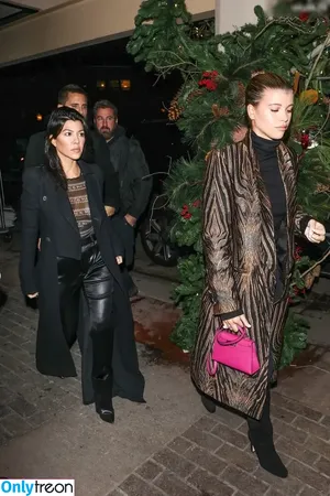 Kourtney Kardashian / kourtney_kardashian / kourtneykardash nude photo #1613