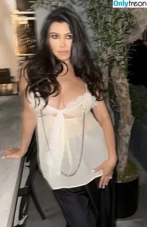 Kourtney Kardashian / kourtney_kardashian / kourtneykardash nude photo #1639